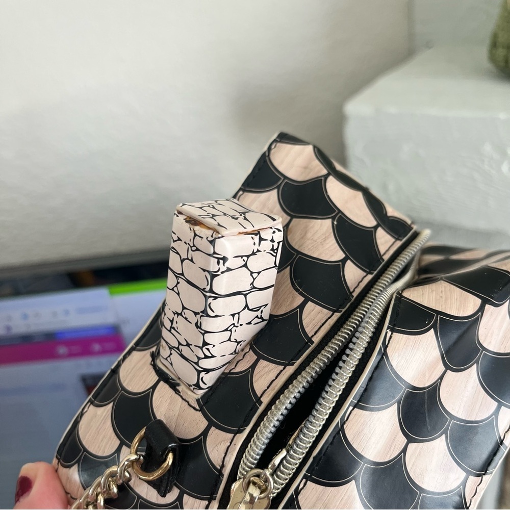 Betsey Johnson / Home Tweet Home Birdhouse Crossbody - Picture 8 of 13